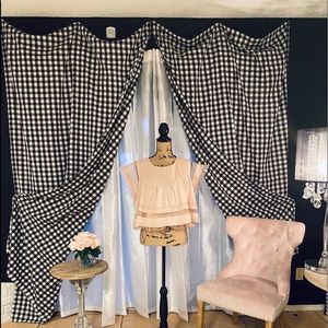 Sweet feminine pink ruffle woman’s top large